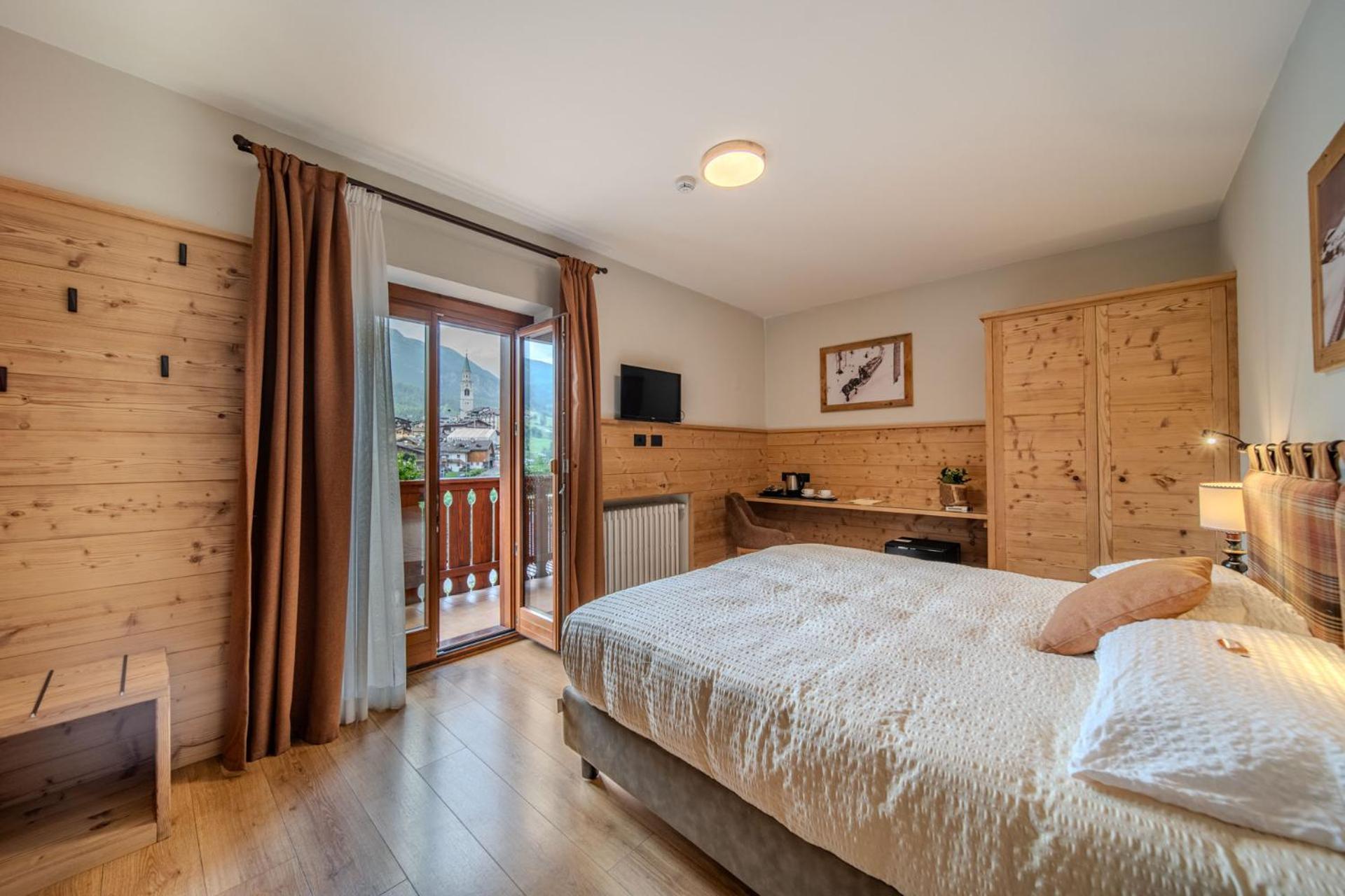 Hotel Panda Cortina- Ricarica Auto Elettriche Cortina dʼAmpezzo Kültér fotó